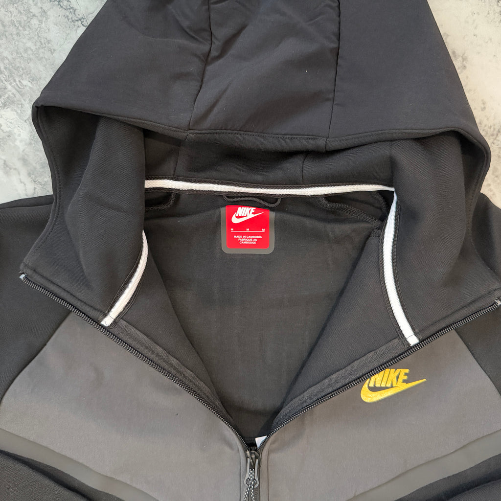 Nike Tech Fleece Tracksuit (Nior/Charcoal/Volt)