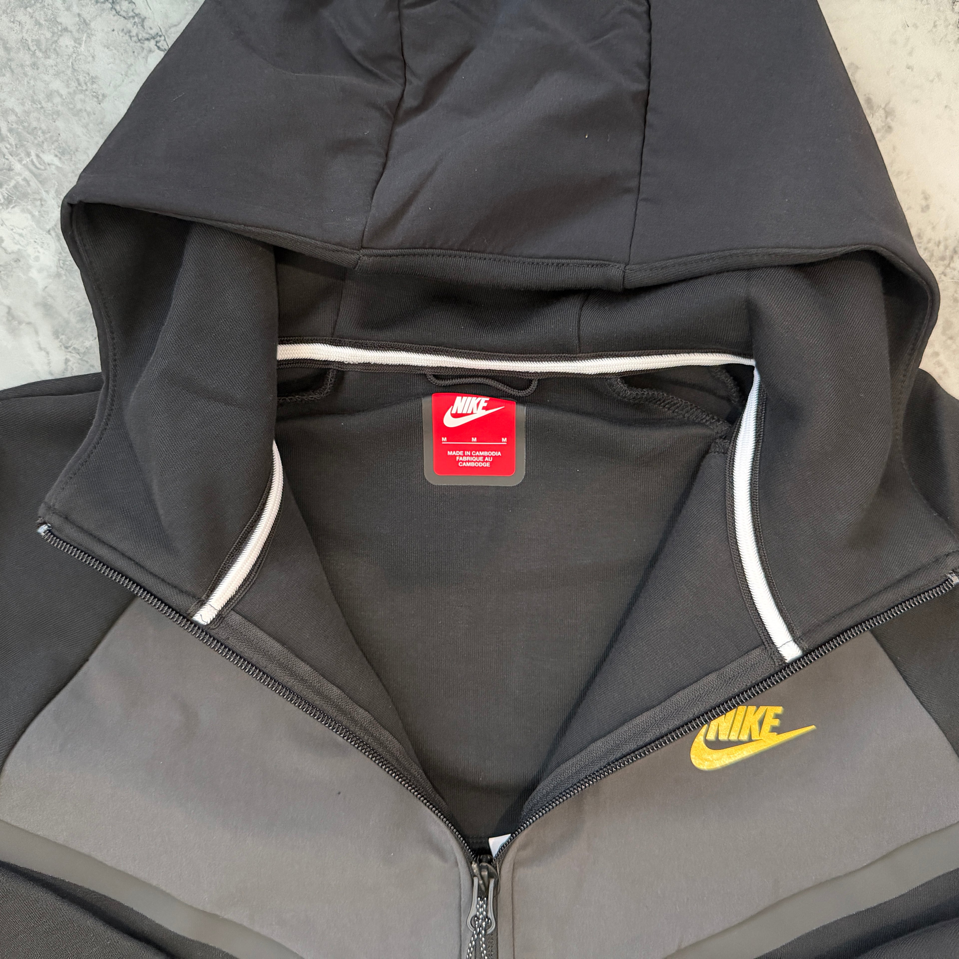 Nike Tech Fleece Tracksuit (Nior/Charcoal/Volt)