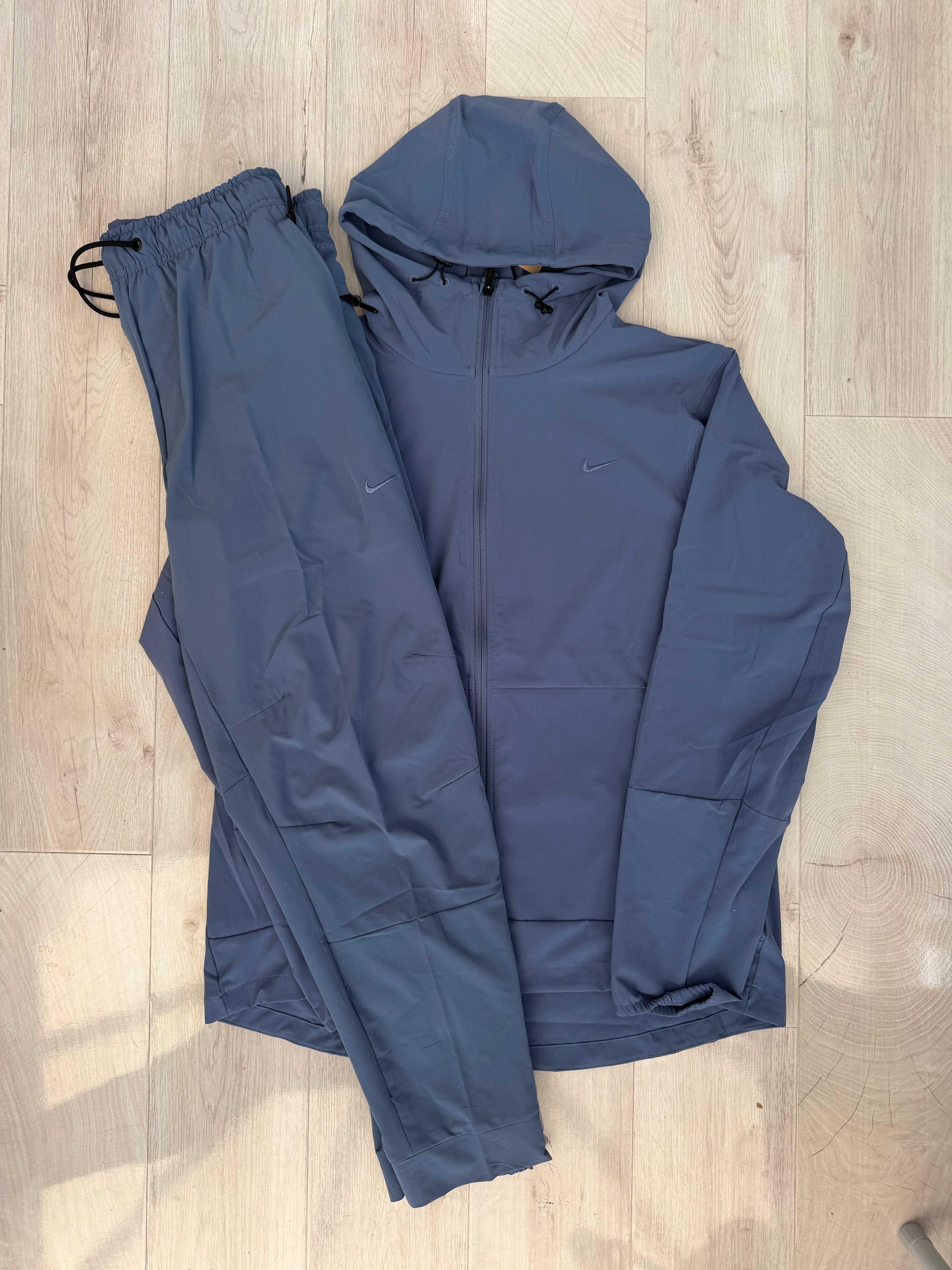 Nike Woven Set