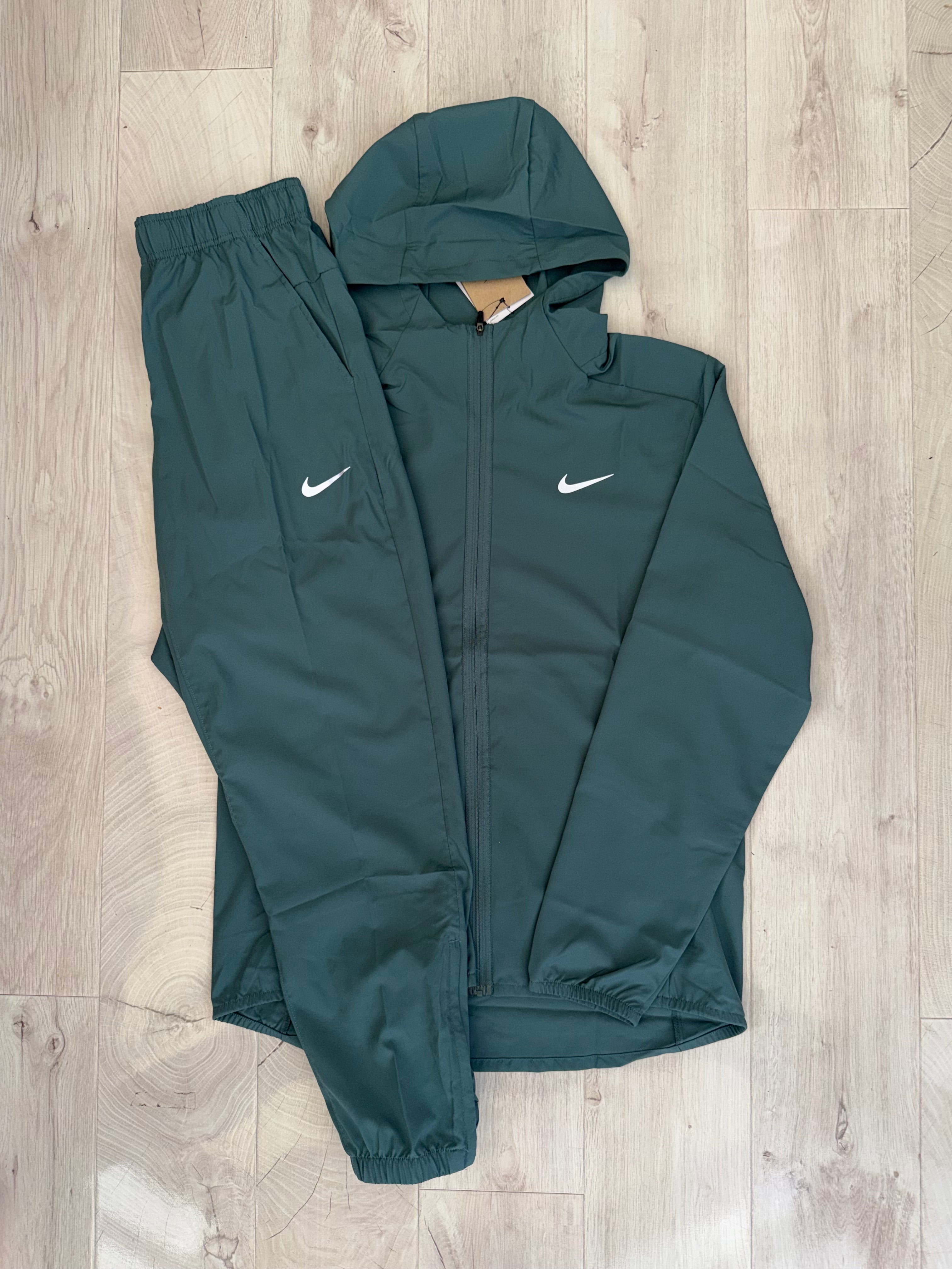 Nike Windbreaker Set