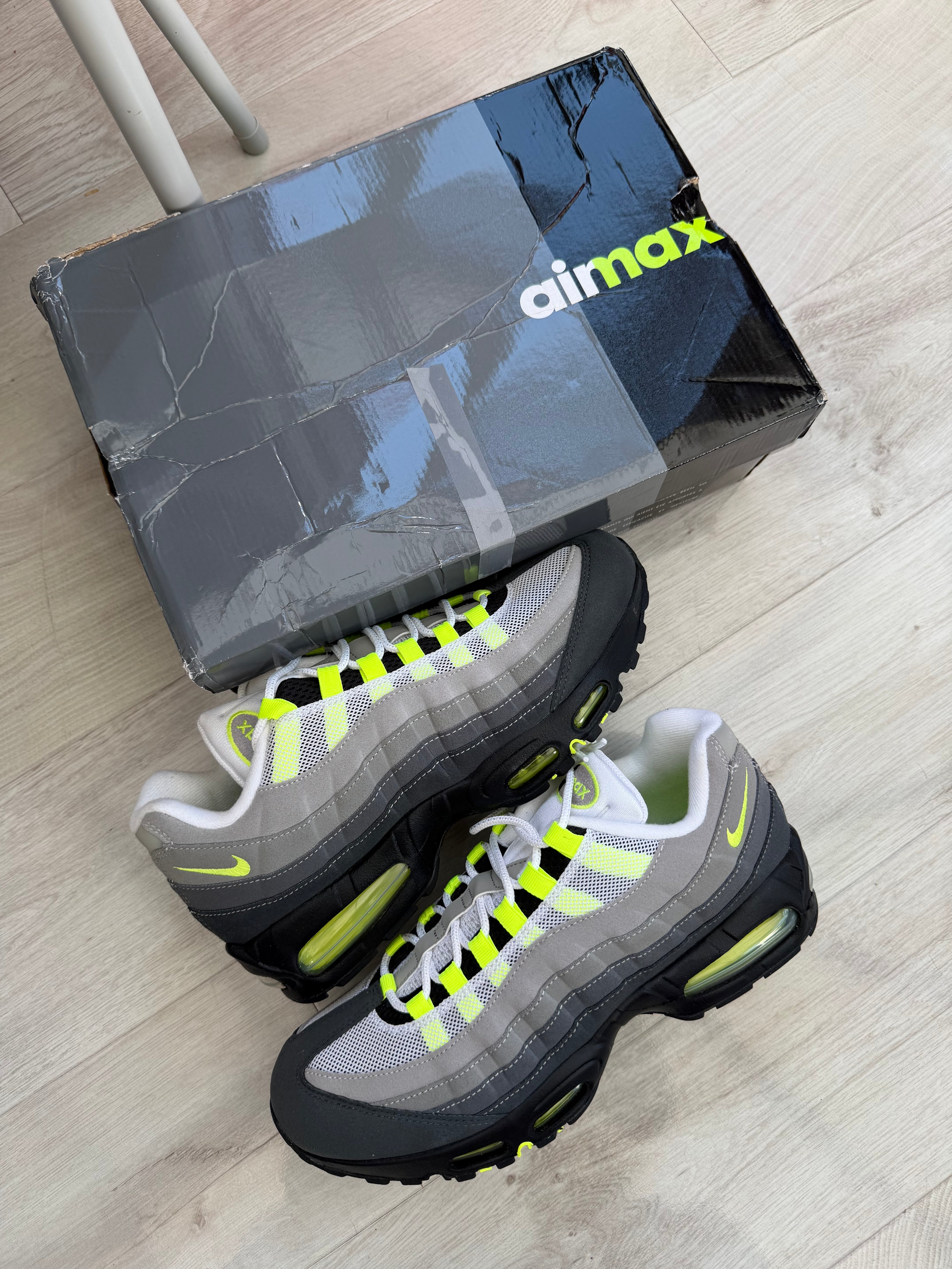 Neon Air Max 95
