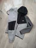 Full Nike Tech
