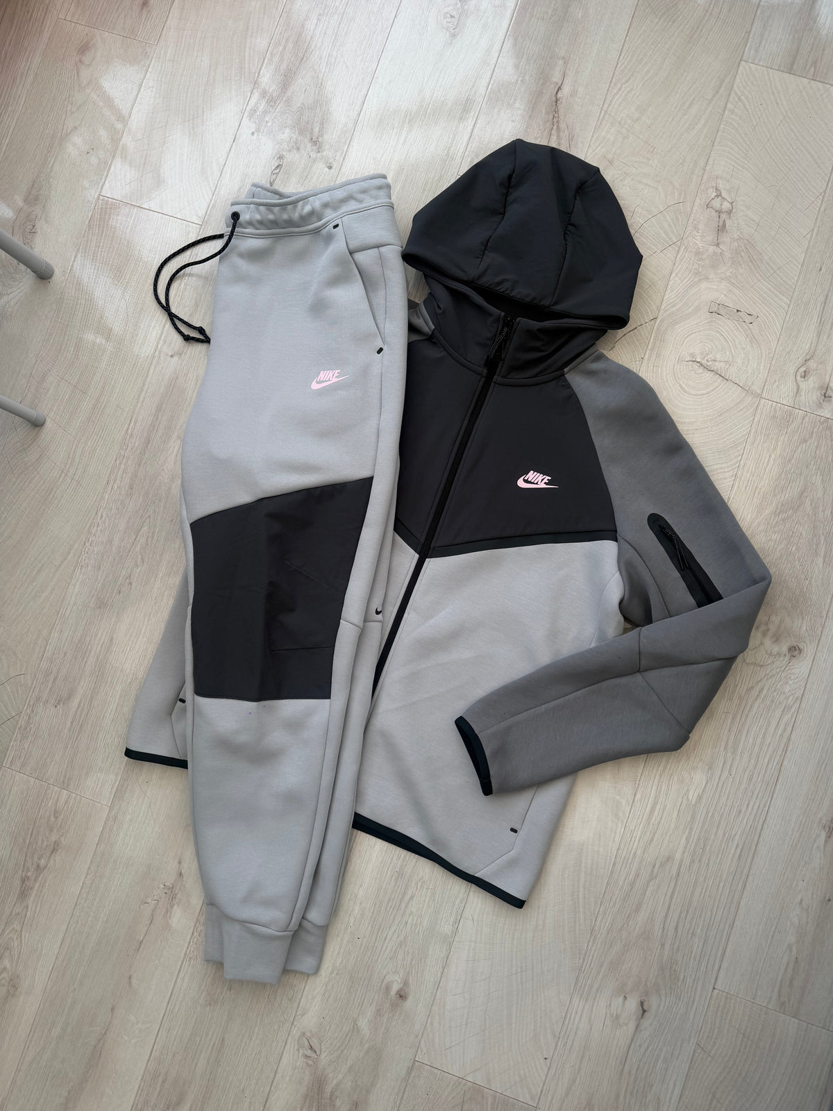 Full Nike Tech