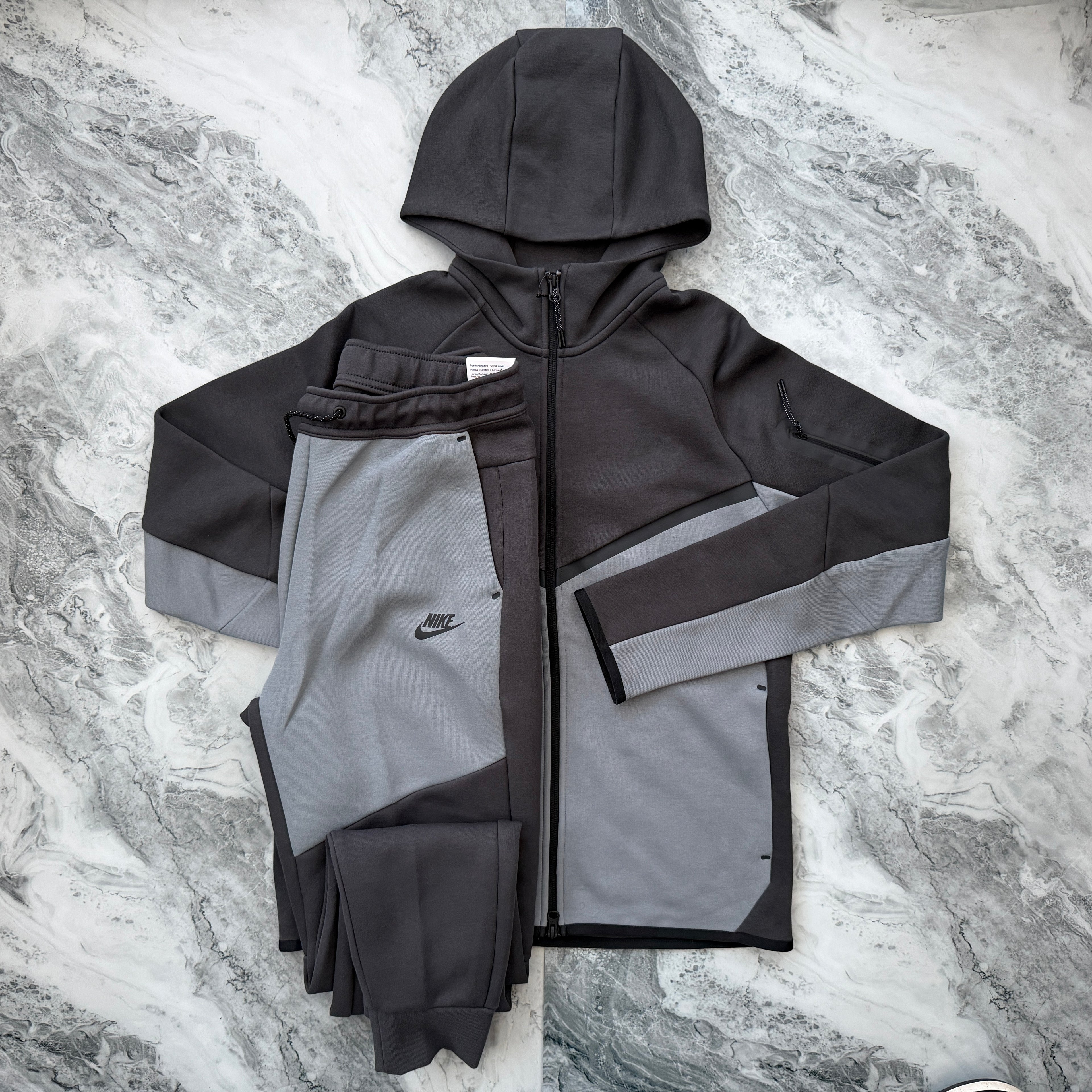 Nike Tech Fleece Tracksuit (Anthracite/Cool Grey)